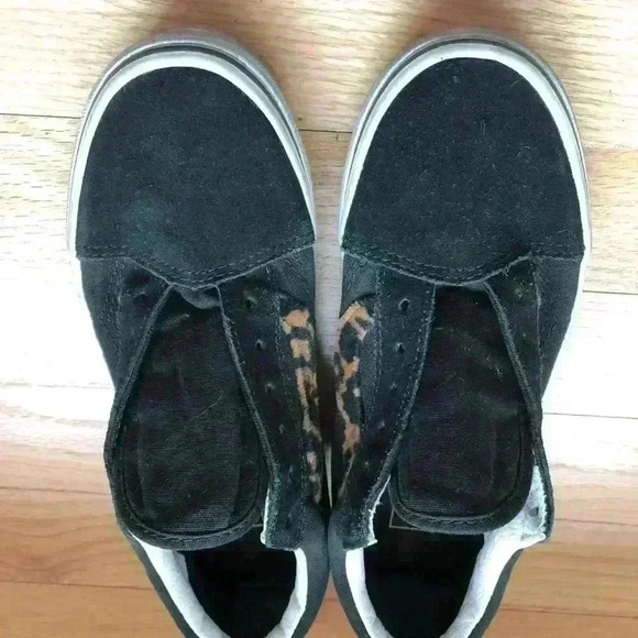 2/$20 Vans Old Skool black and cheetah print shoes size 3.5 - Picture 4 of 6